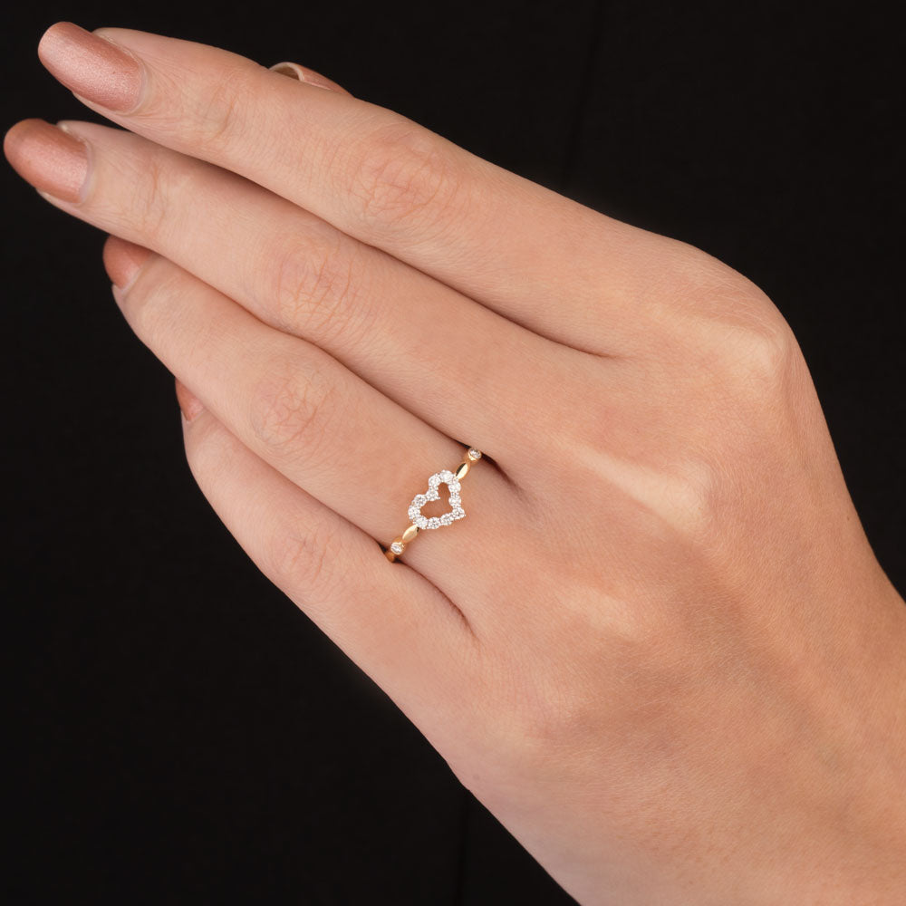 18K Yellow Gold Diamond Ring - 0.151ct VVS-VS-FG