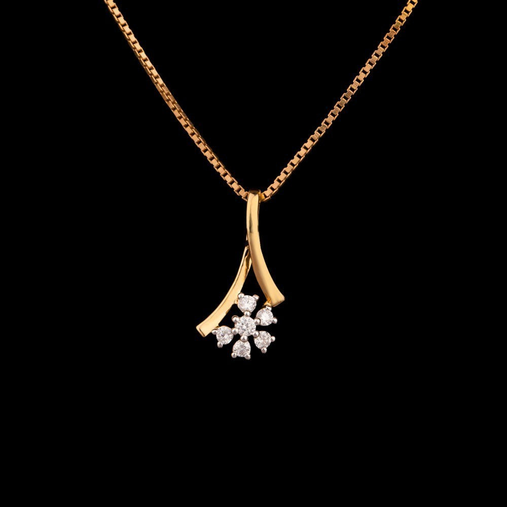 18K Yellow Gold Diamond Pendant - 0.13ct VS-FG