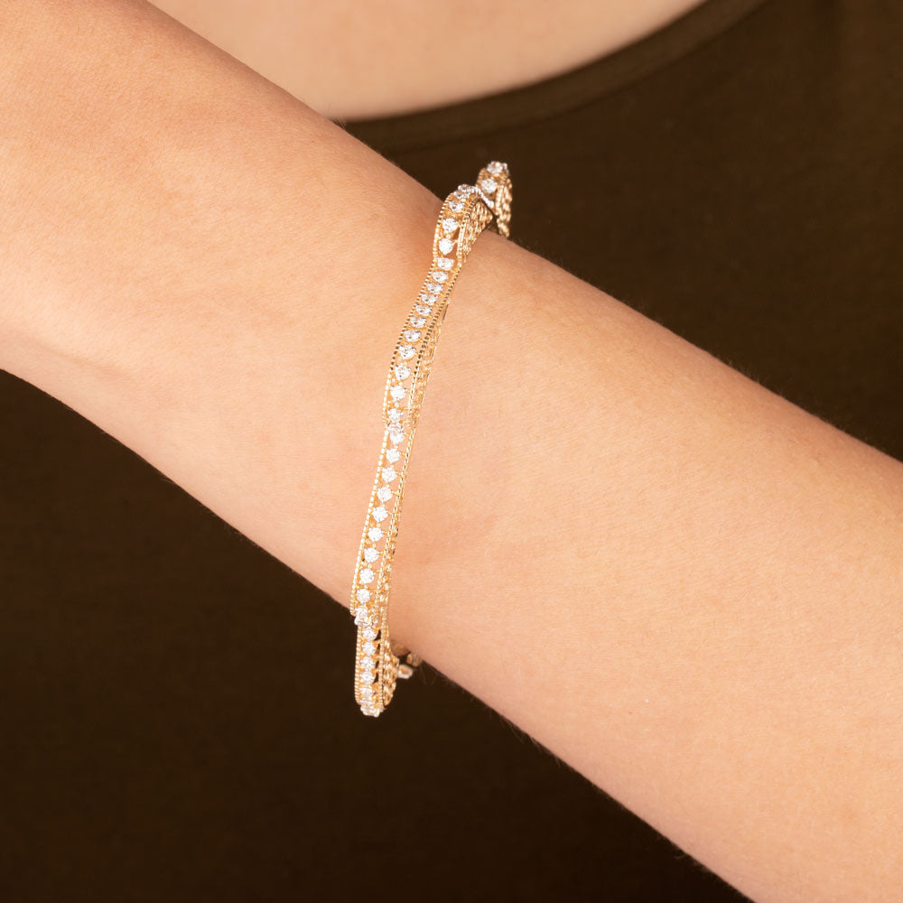 18K Yellow Gold Diamond Bangle - 4.042ct VVS-VS-GH