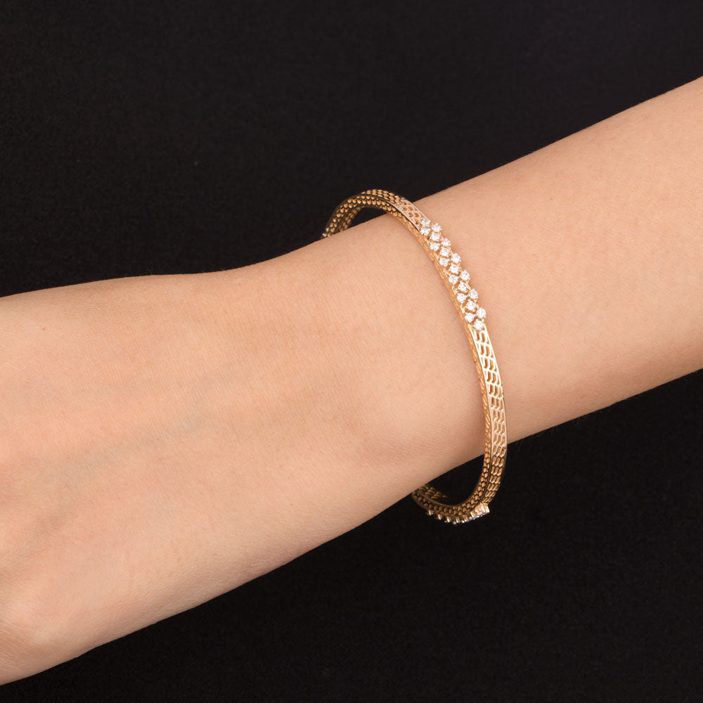 18K Yellow Gold Diamond Bangle - 1.046ct SI-IJ