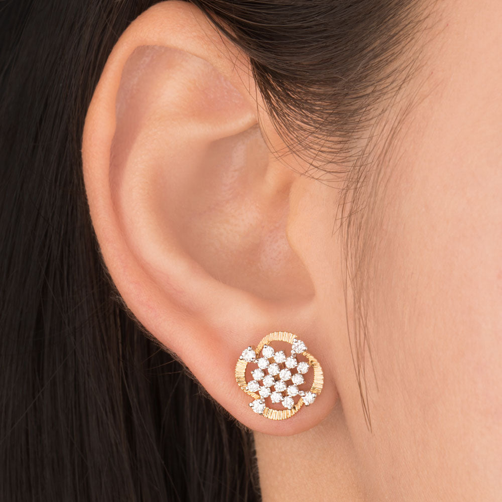 18K Yellow Gold Diamond Earrings - 0.69ct VS-SI-GH