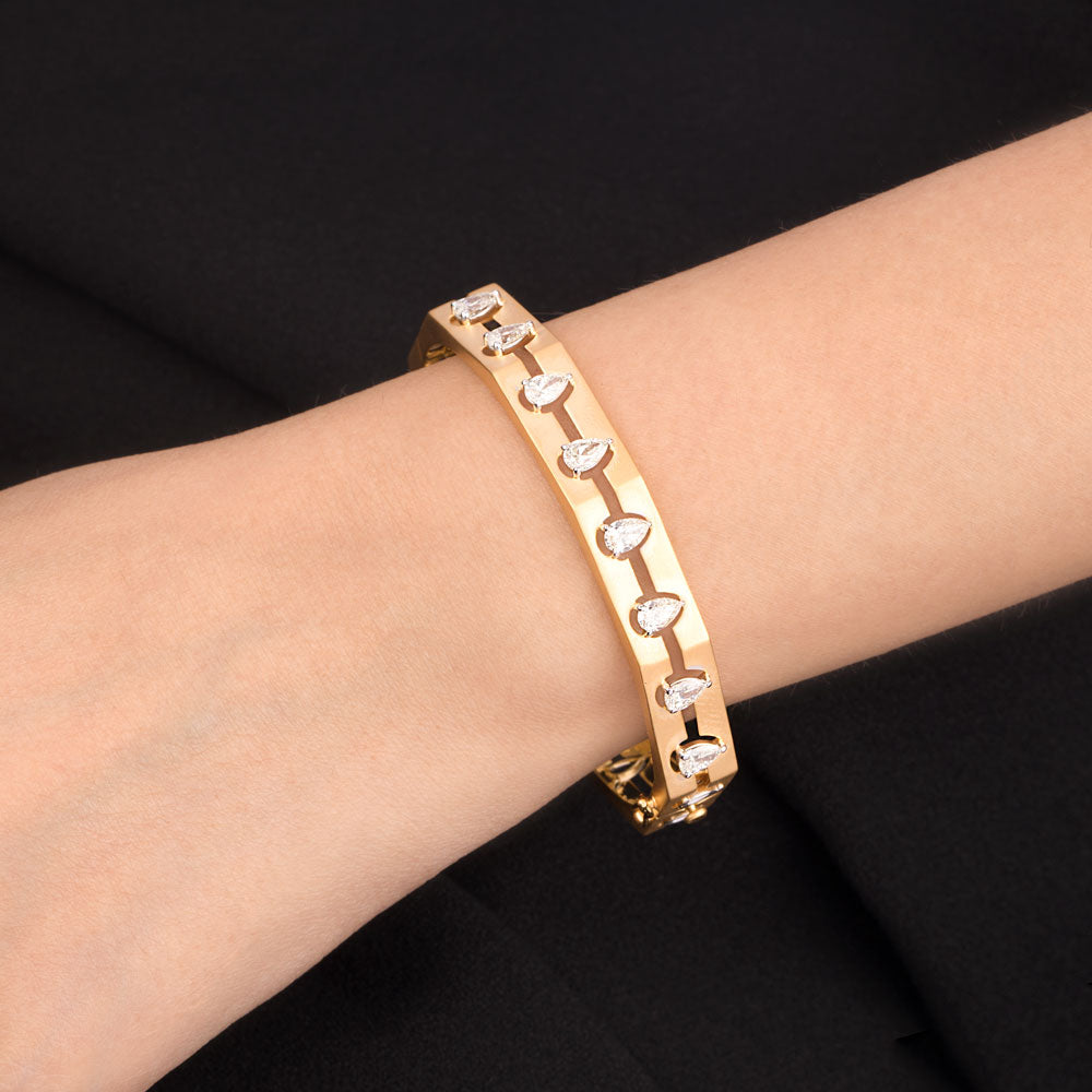 18K Yellow Gold Diamond Kada - 2.11ct VVS-VS-GH