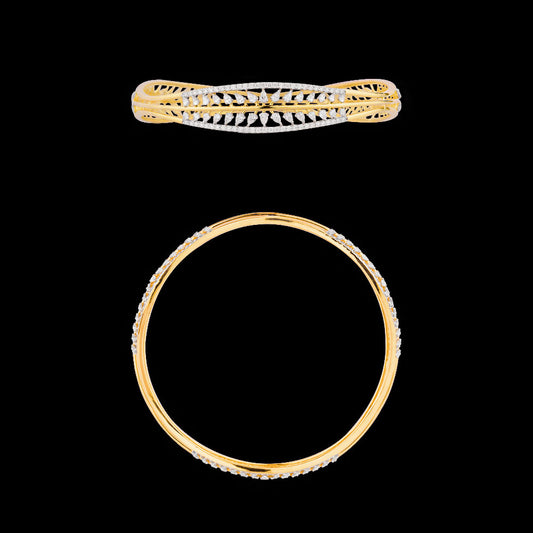 18K Yellow Gold Diamond Bangle - 3.56ct VVS-EF
