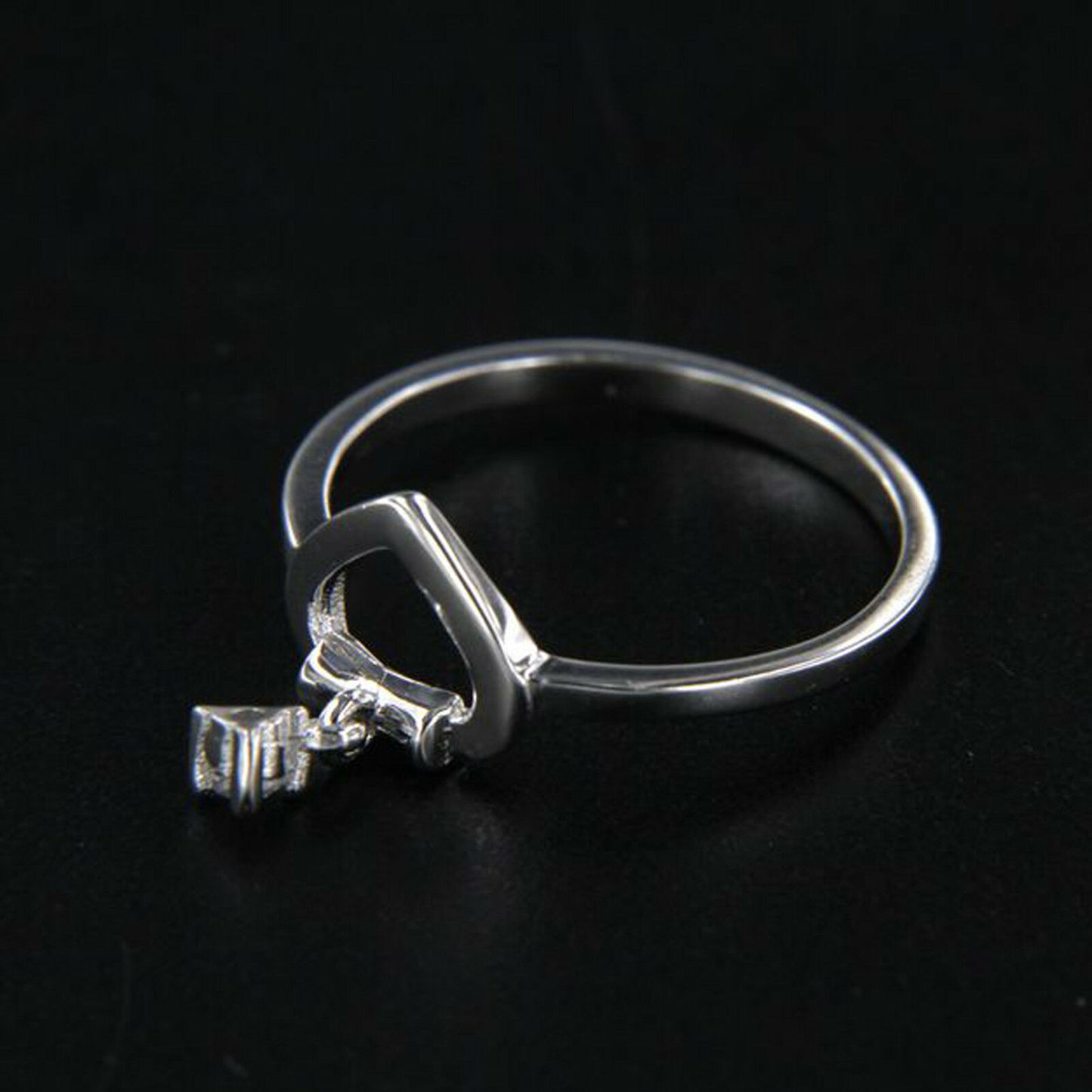 925 Sterling Silver Round Cut White Diamond Dancing Stone Heart Ring For Women's - atjewels.in