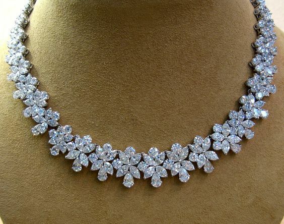 Diamond Flowers Necklace | BE LOVED Jewelry