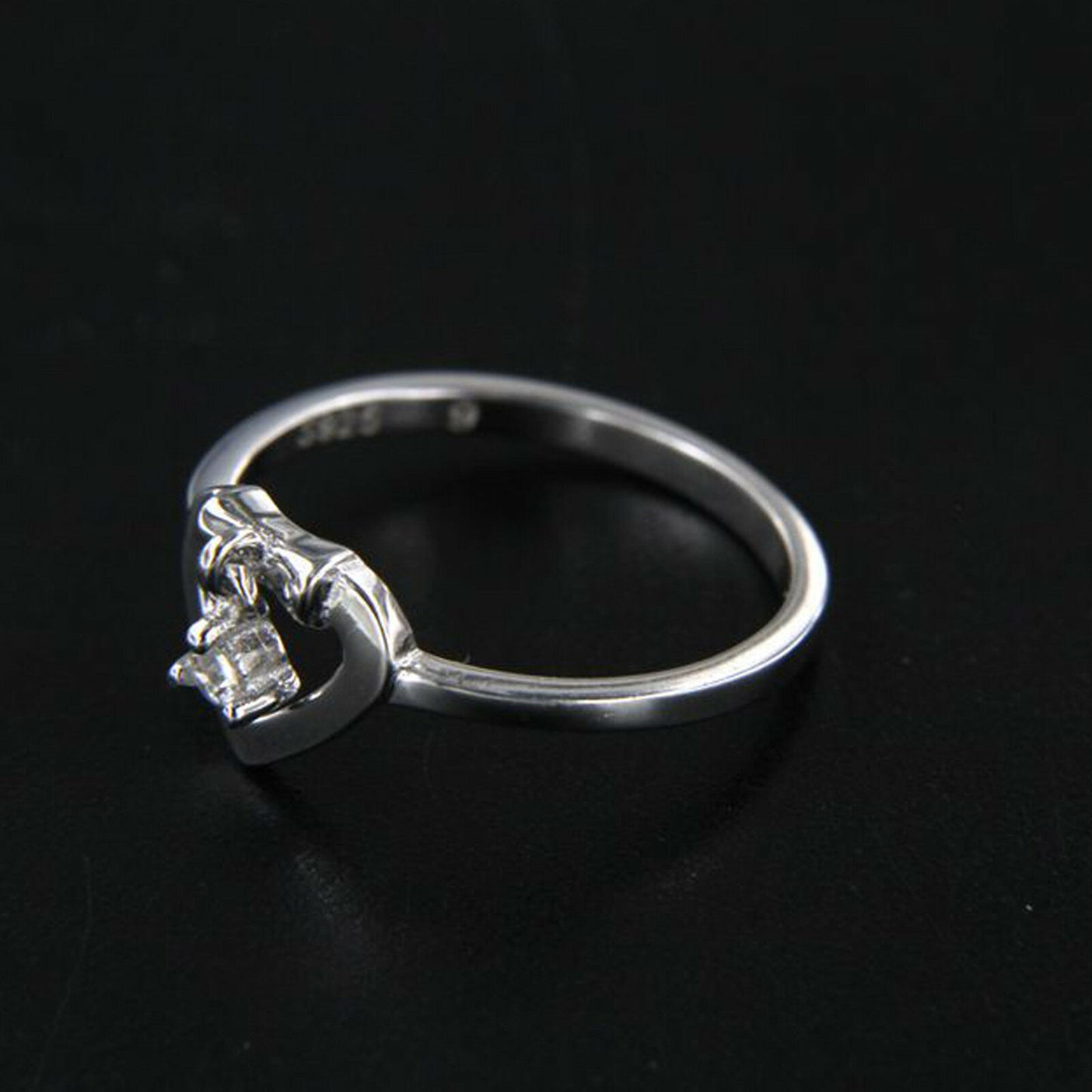 925 Sterling Silver Round Cut White Diamond Dancing Stone Heart Ring For Women's - atjewels.in