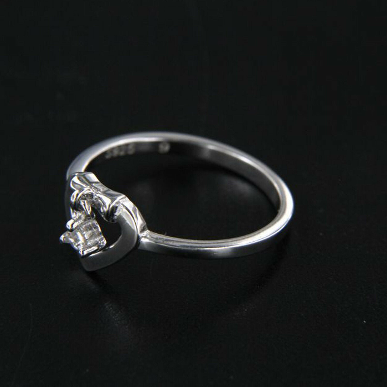 925 Sterling Silver Round Cut White Diamond Dancing Stone Heart Ring For Women's - atjewels.in