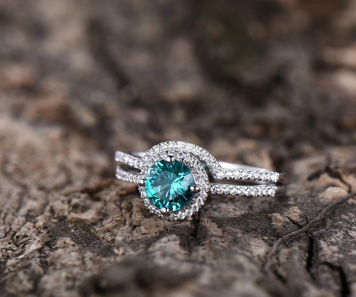 2 CT Round Cut Emerald 14k White Gold Over Halo Engagement Diamond Women's Ring - atjewels.in