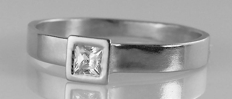 0.25 CT Princess Cut Diamond 925 Sterling Silver Women Solitaire Wedding Band Ring