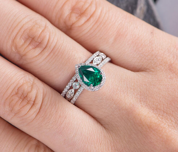 1 Pear Cut Emerald & CZ Diamond White Gold Over On 925 Sterling Silver Halo Wedding Trio Set