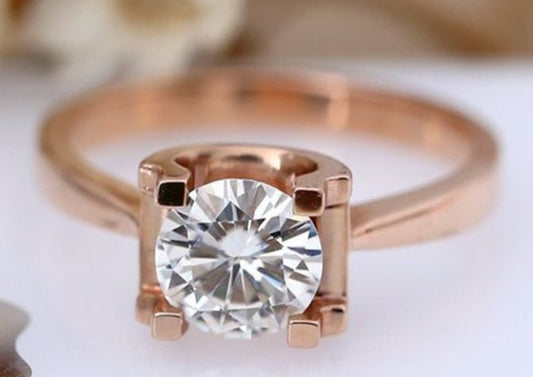 1 CT Round Cut Diamond 925 Sterling Silver Women Engagement Solitaire Band Ring