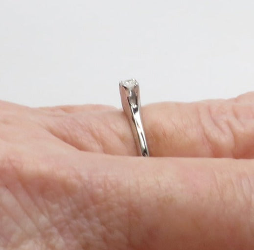 1 CT Round Cut Diamond 925 Sterling Silver Unisex Solitaire Engagement Ring