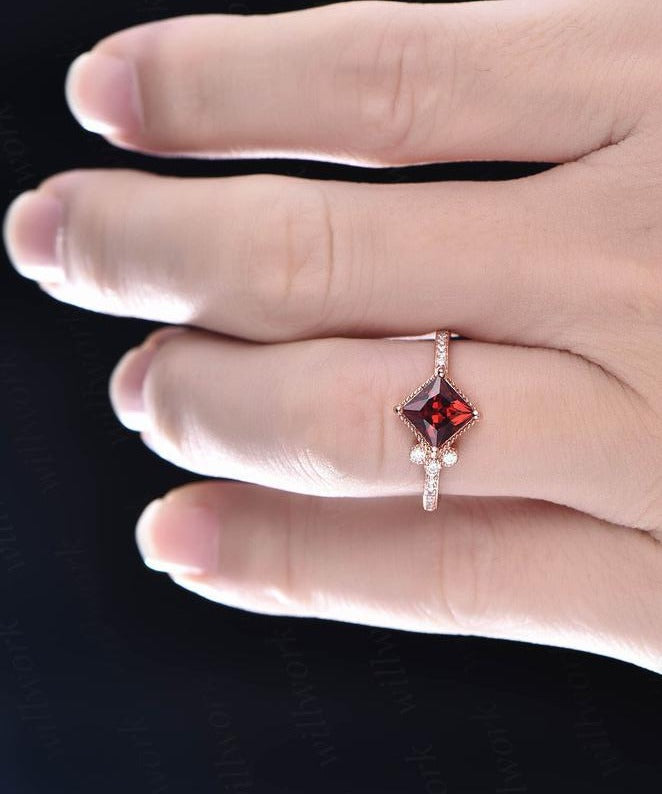 1.20 Ct Princess Cut Red Garnet Rose Old Over On 925 Sterling Silver Unique Promise Gift Ring
