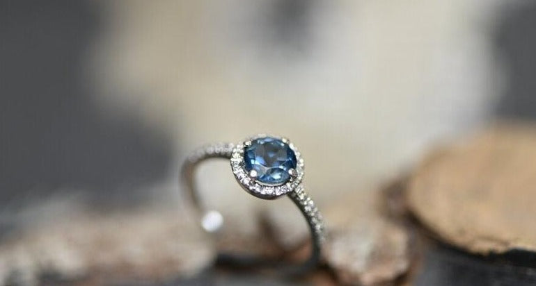 1 CT Round Cut London Blue Topaz Diamond 925 Sterling Silver Halo Wedding Ring