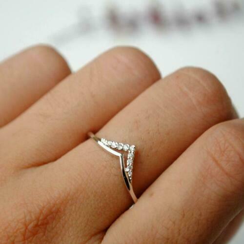 0.45 Ct Round Cut Diamond Women's Curved Shape 925 Sterling Silver Band Ring