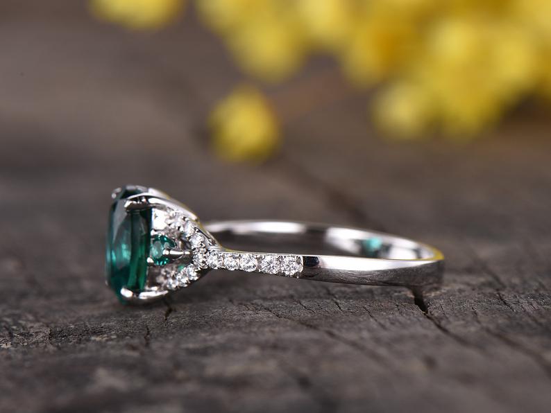 1.50 CT Oval & Round Cut Green Emerald 925 Sterling Silver Solitaire W/Accents Anniversary Gift Ring