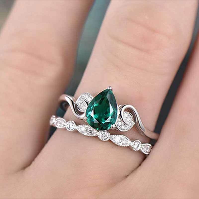 1.75 Ct  Pear Cut Green Emerald Diamond 925 Sterling Silver Wedding Bridal Ring Set