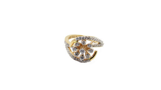 Stylish flower design gold ring