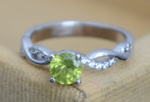 2 CT Round Cut Peridot Green Diamond 925 Sterling Silver Wedding Promise Ring