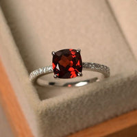 1.75 Ct Cushion Cut Red Garnet Solitaire W/accents Wedding Ring 925 Sterling Silver