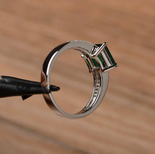 2.25 Ct Princess Cut Green Emerald 925 Sterling Silver Split Shank Engagement Ring