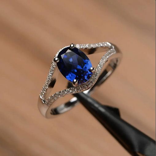 1.75 Ct Oval Cut Blue Sapphire Split Shank Anniversary Gift Ring In 925 Sterling Silver