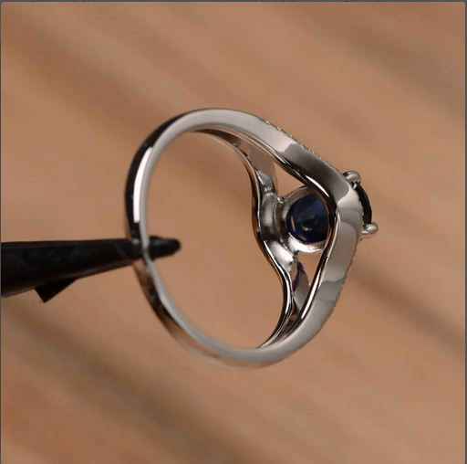 1.75 Ct Oval Cut Blue Sapphire Split Shank Anniversary Gift Ring In 925 Sterling Silver