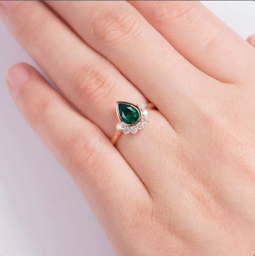 1.50 Ct Pear Cut Green Emerald 925 Sterling Silver Half Halo Engagement Ring