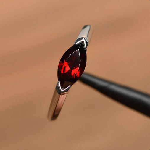 1.00 Ct Marquise Cut Red Garnet Solitaire Ring In 925 Sterling Silver