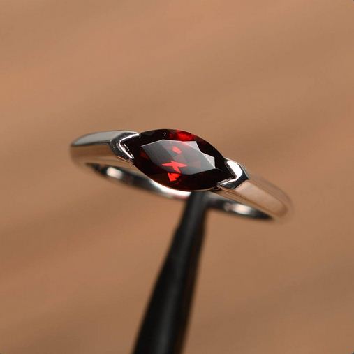 1.00 Ct Marquise Cut Red Garnet Solitaire Ring In 925 Sterling Silver