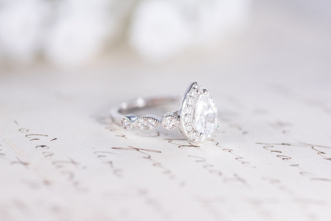 1 CT Pear Cut White Diamond White Gold Over On 925 Sterling Silver Halo Wedding Ringg