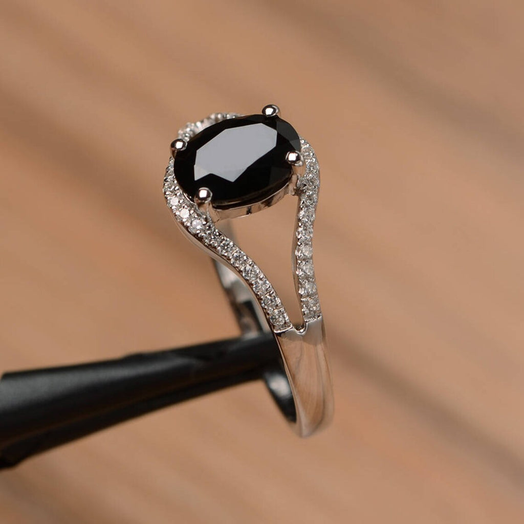 1.75 Ct Oval Cut Black Onyx 925 Sterling Silver Split Shank Unique Promise Ring