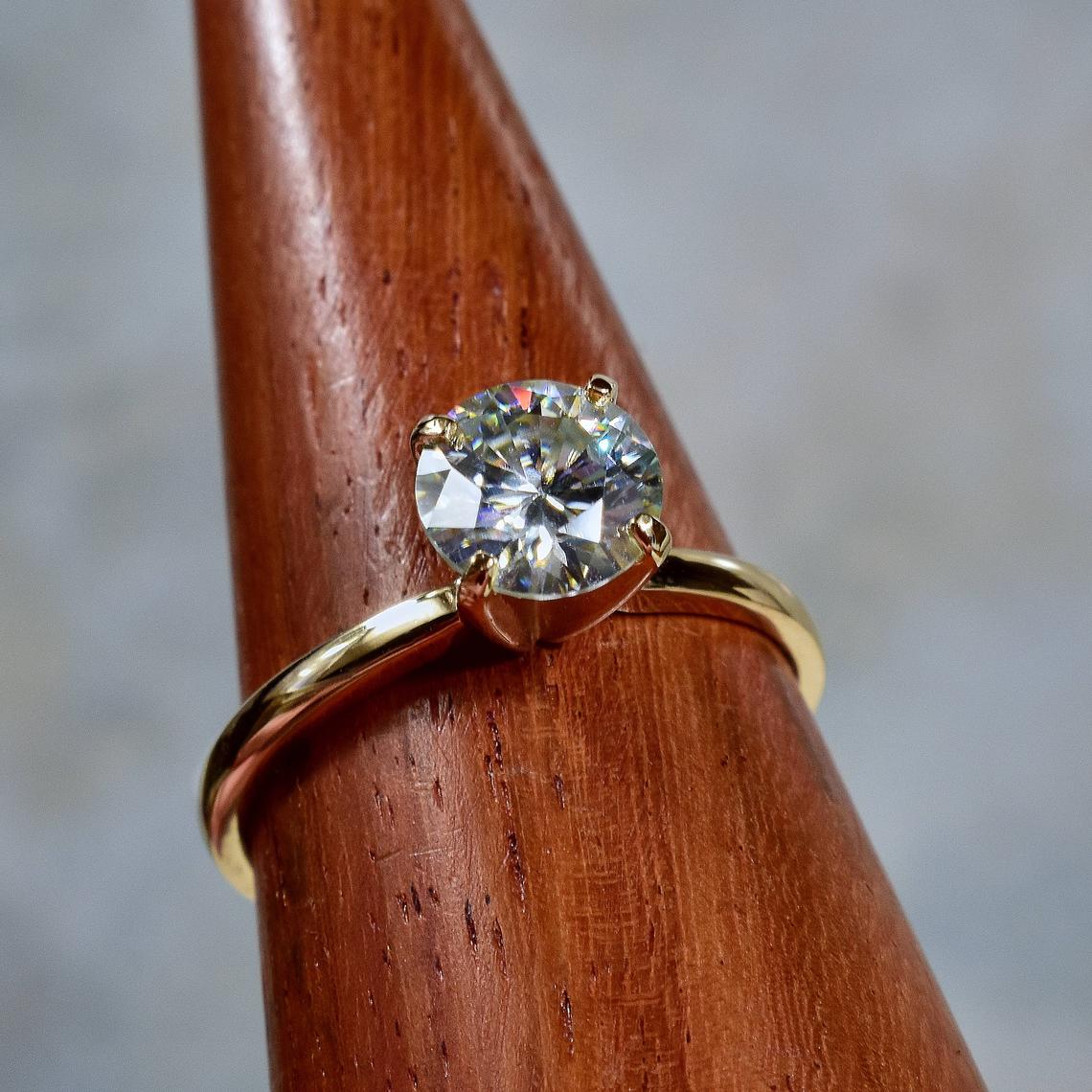 1.00 CT 925 Sterling Silver Round Cut While Diamond Engagement Solitaire Ring