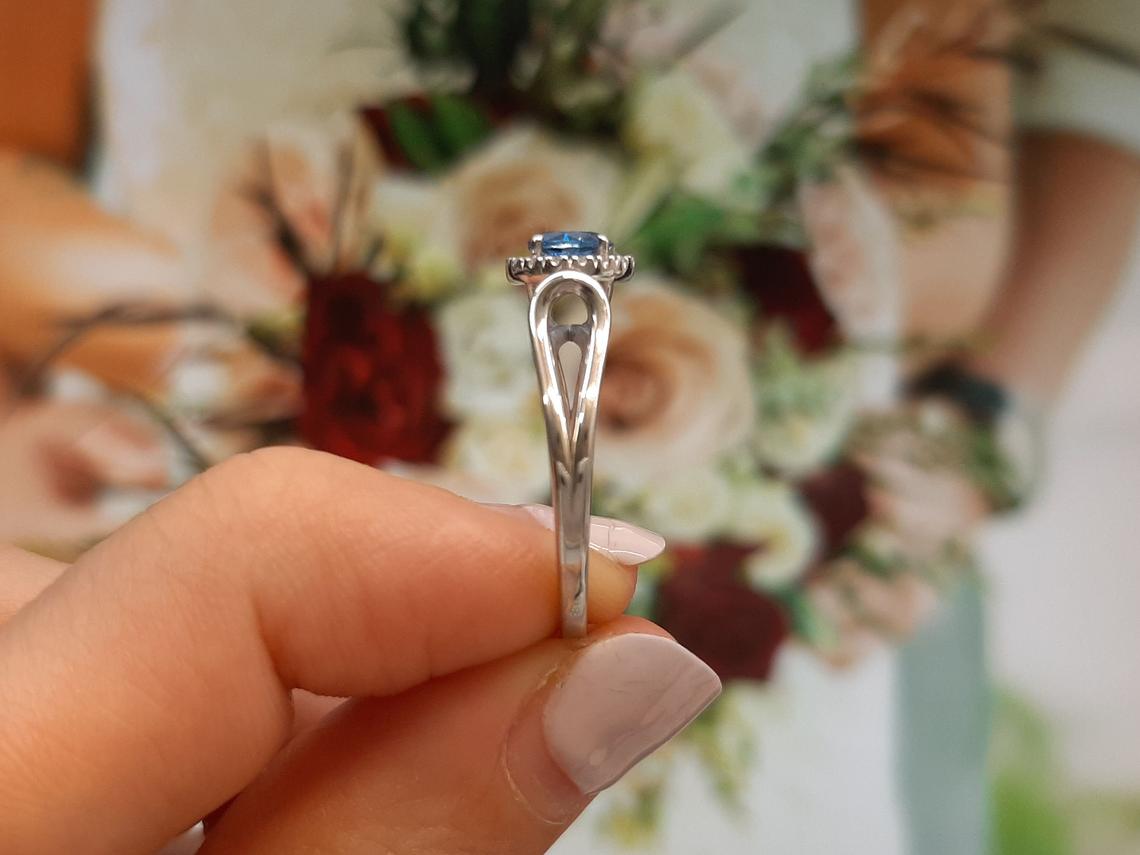 1 CT Round Cut Blue Topaz Diamond 925 Sterling Silver Halo Wedding Ring