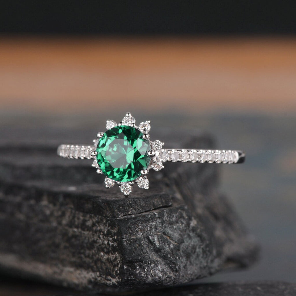 1.75 Ct Round Cut Green Emerald & White CZ 925 Sterling Silver Halo Anniversary Gift Ring