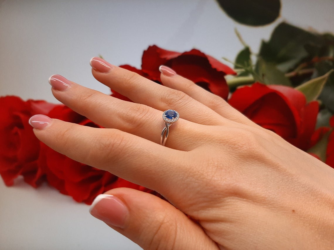 1 CT Round Cut Blue sapphire Diamond 925 Sterling Silver Halo Engagement Ring