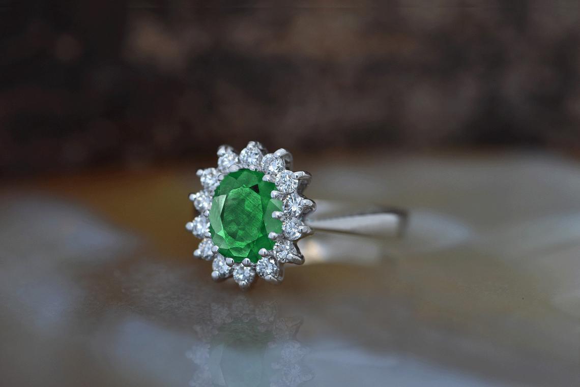 1 CT 925 Sterling Silver Green Emerald Oval Cut Diamond Women Halo Engagement Ring