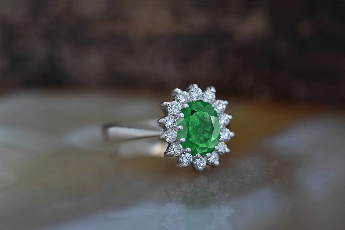 1 CT 925 Sterling Silver Green Emerald Oval Cut Diamond Women Halo Engagement Ring
