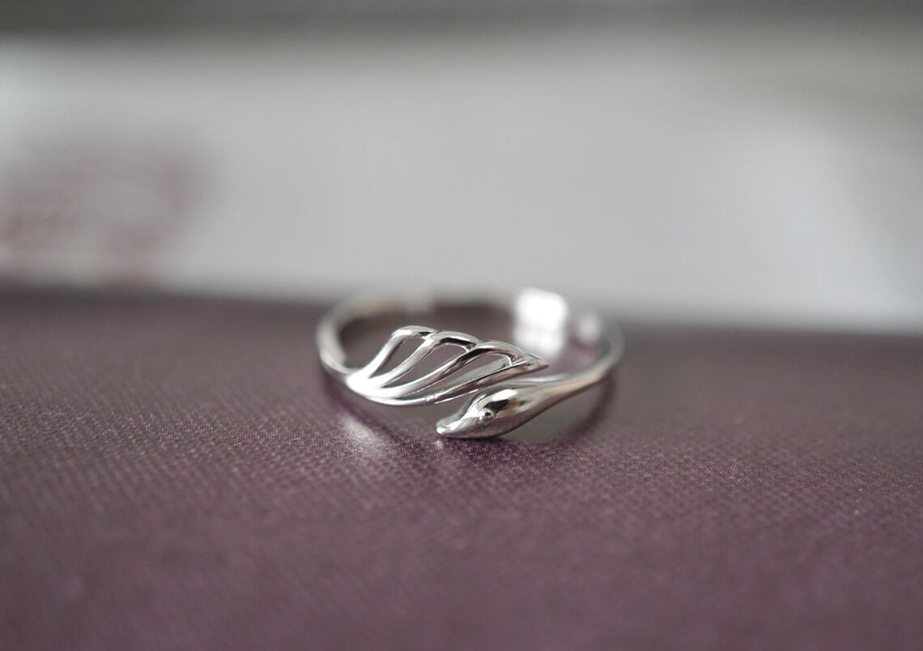 Tiny Swan Ring White Gold Over On 925 Sterling Silver Simple & Unique Ring