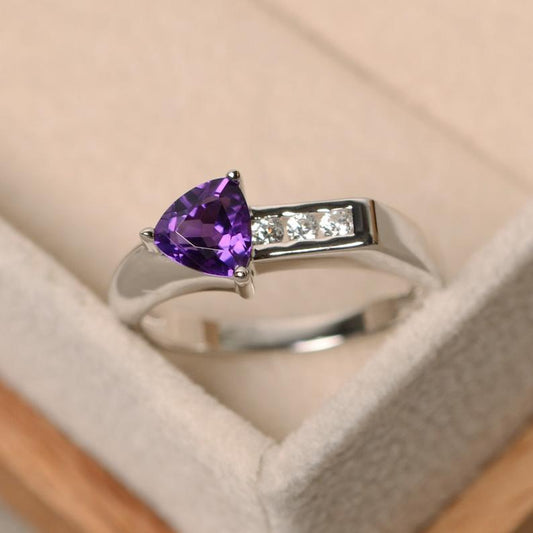 1.20 Ct Trillion Cut Purple Amethyst & Round CZ Arrow Ring In 925 Sterling Silver