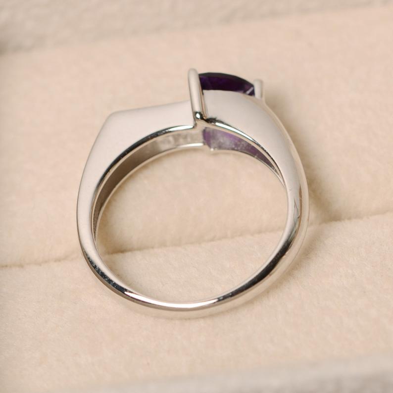 1.20 Ct Trillion Cut Purple Amethyst & Round CZ Arrow Ring In 925 Sterling Silver