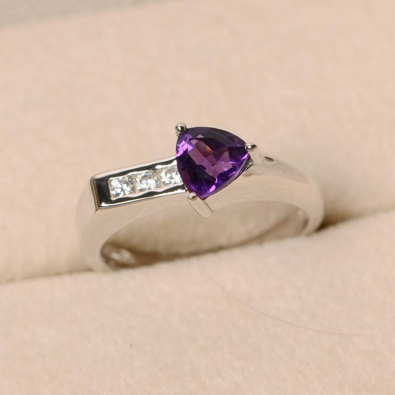 1.20 Ct Trillion Cut Purple Amethyst 925 Sterling Silver February Birthstone Arrow Ring - atjewels.in