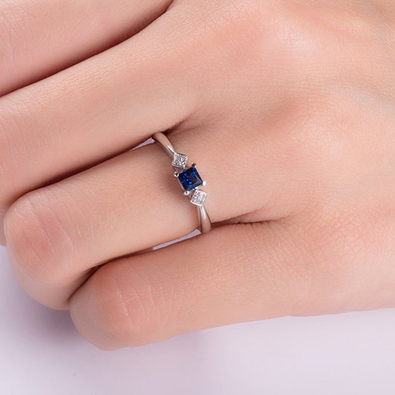 1.00 Ct Princess Cut Blue Sapphire 925 Sterling Silver Three-Stone Promise Ring