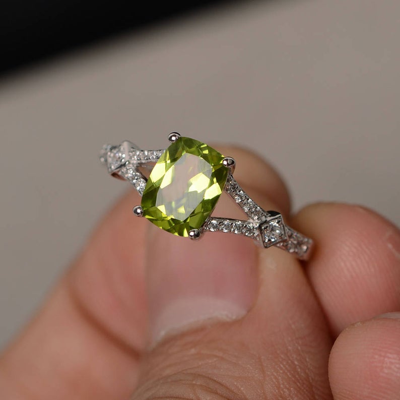 2.25 Ct Cushion Cut Peridot 925 Sterling Silver Solitaire W/Accents Anniversary Gift Ring - atjewels.in