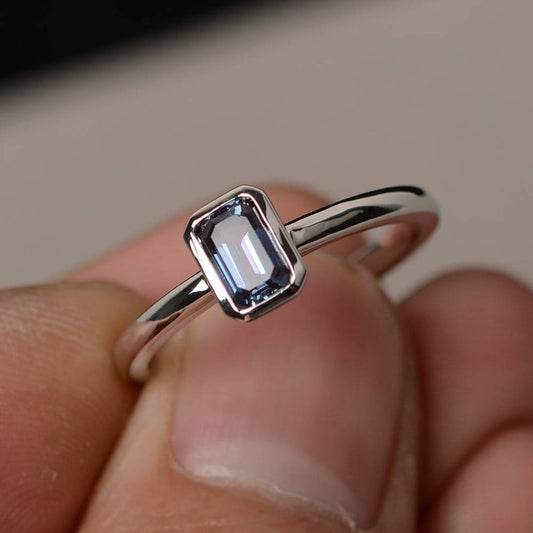 1.00 Ct Emerald Cut Alexandrite Solitaire June Birthstone Ring In 925 Sterling Silver - atjewels.in