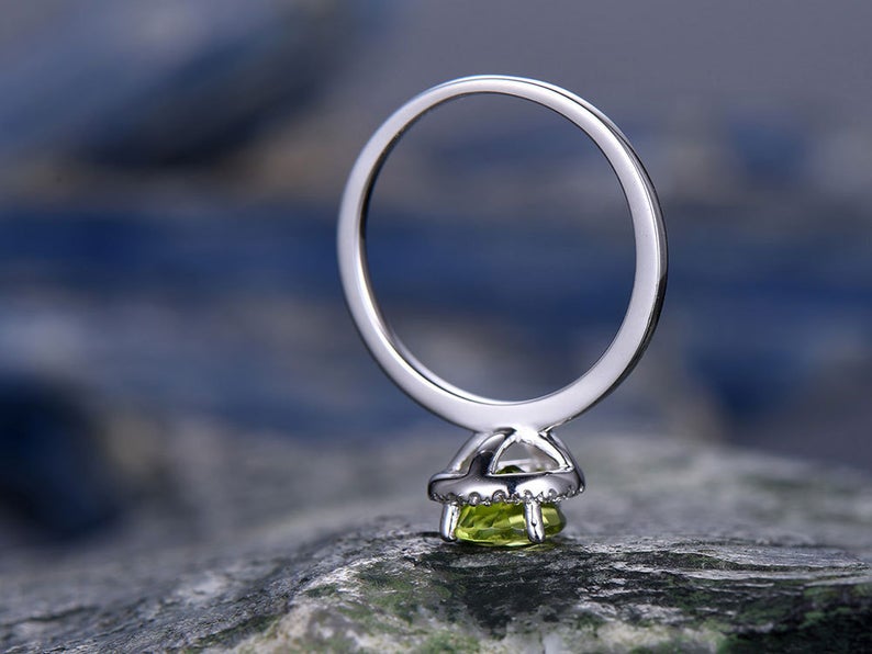 1.50 Ct Pear Cut Green Peridot 925 Sterling Silver Halo Anniversary Gift Ring For Her