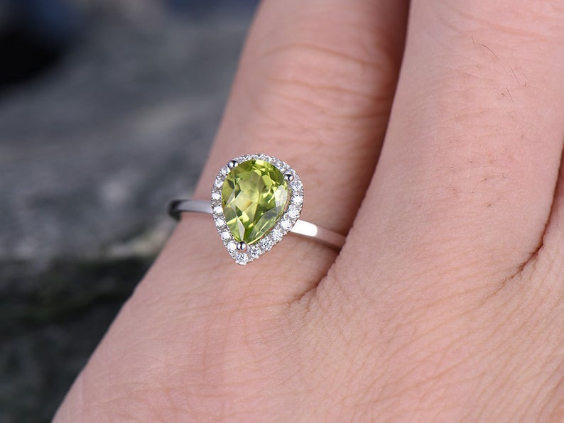 1.50 Ct Pear Cut Green Peridot 925 Sterling Silver Halo Anniversary Gift Ring For Her