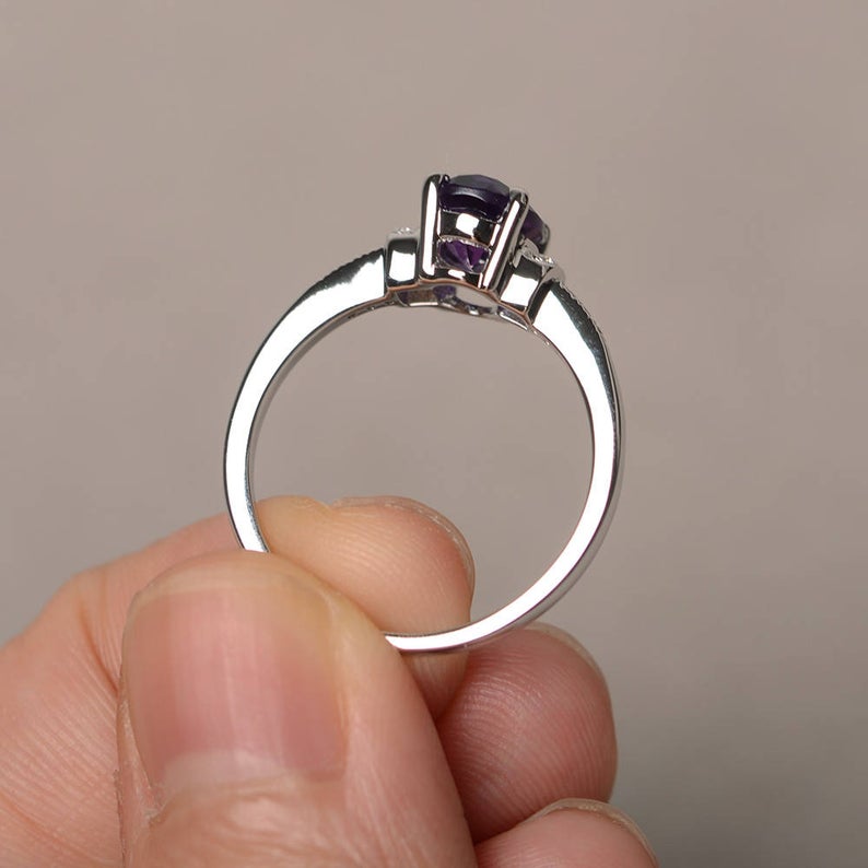 2.25 Ct Oval Cut Purple Amethyst Solitaire W/Accents Engagement ring In 925 Sterling Silver