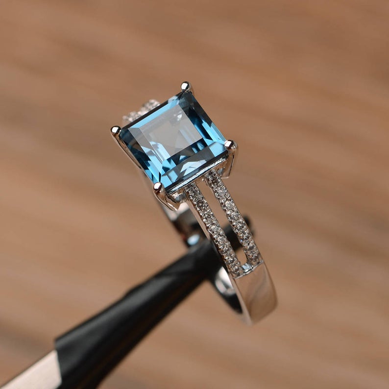 2.25 Ct Princess Cut London Blue Topaz Split Shank Wedding Ring In 925 Sterling Silver