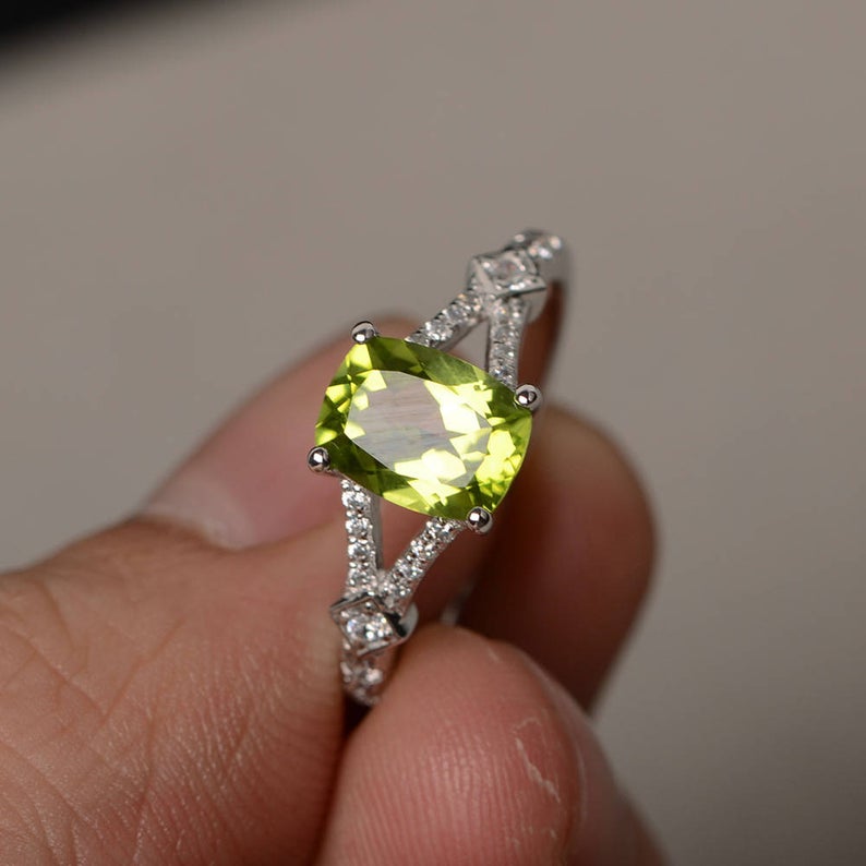 2.25 Ct Cushion Cut Peridot 925 Sterling Silver Solitaire W/Accents Anniversary Gift Ring - atjewels.in
